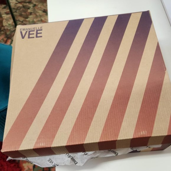 NWOT Emanuelle Vee Leather Ankle Boots (Made in Italy) - Picture 6 of 6